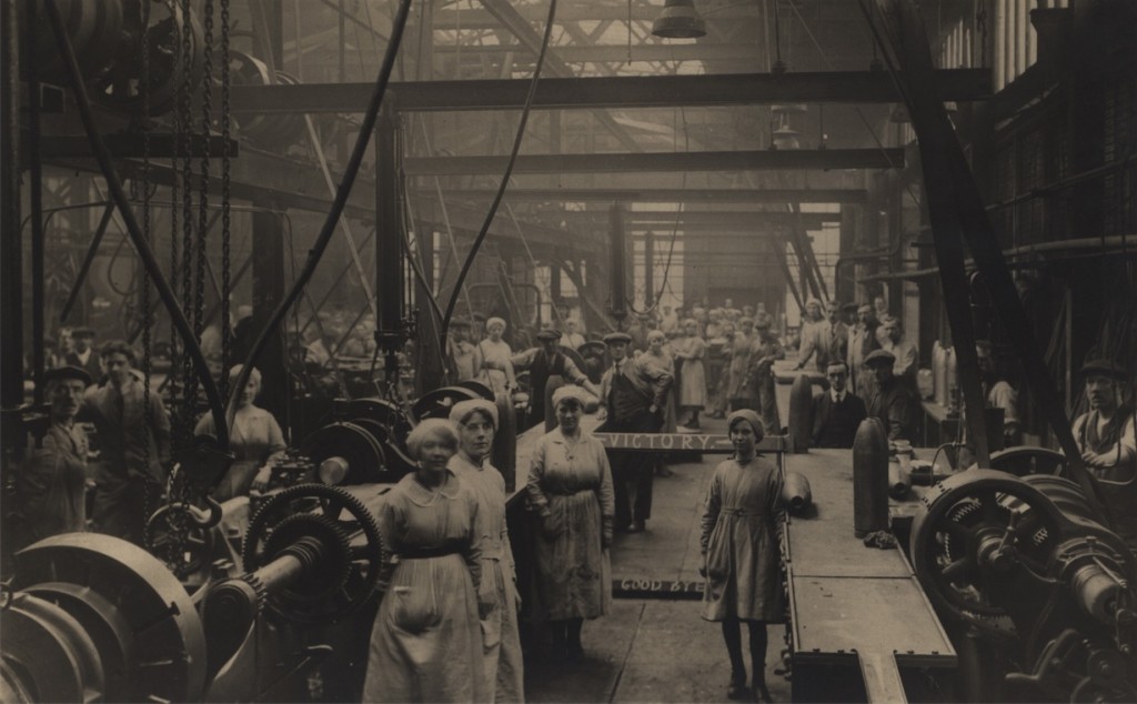 حجاب زنان اروپا در کارخانه ها